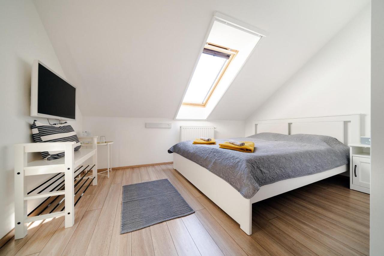Guba Vendégház Győrújbarát Exterior foto